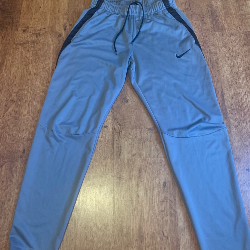 Grey nike sweatpants size M